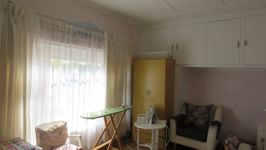 5 Bedroom Property for Sale in Uniondale Western Cape